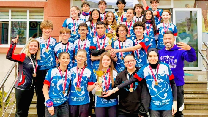 Yücel Boru Fen Lisesi’nden 1 Haftada 2 Şampiyonluk